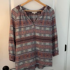 Women’s pull-over blouse